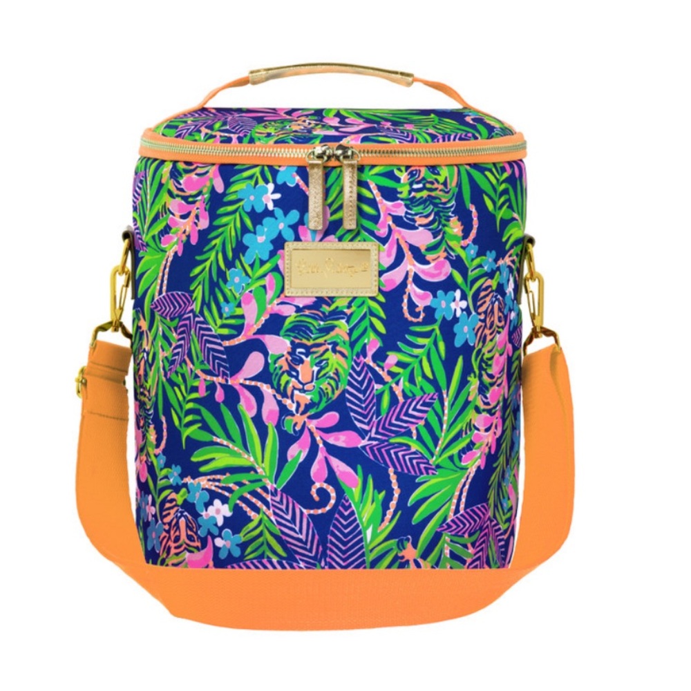 Lilly Pulitzer, How do you like me prowl print, cute beach cooler!